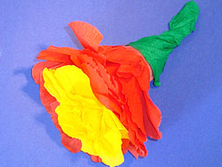 Цветок из гофрированной бумаги-2